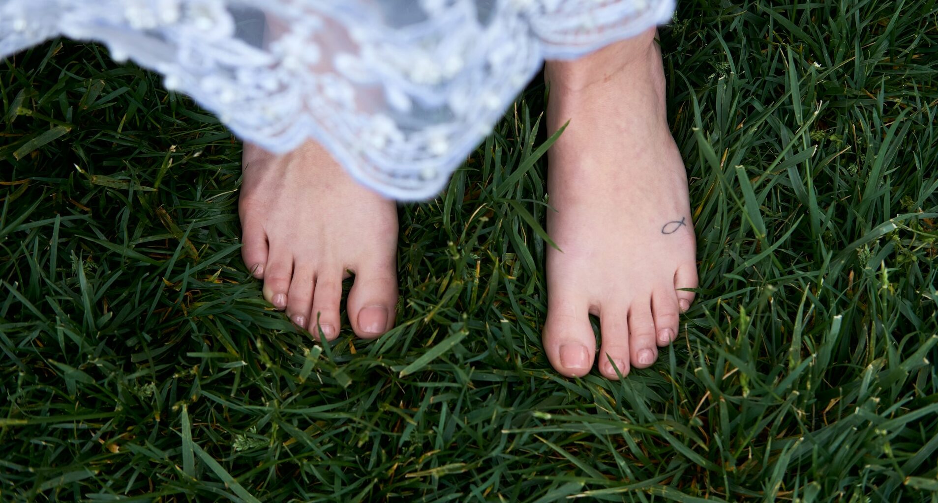 Barefoot and Balanced:The Benefits of Simple Grounding